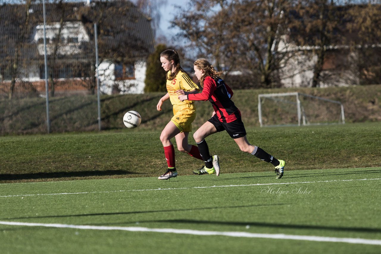 Bild 298 - B-Juniorinnen SG Weststeinburg/Bei - SV Fisia 03 : Ergebnis: 1:2